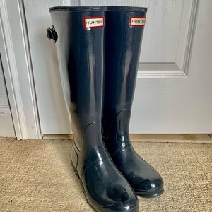 Tall navy HUNTER boots women’s size 10 US. Size 9 European
